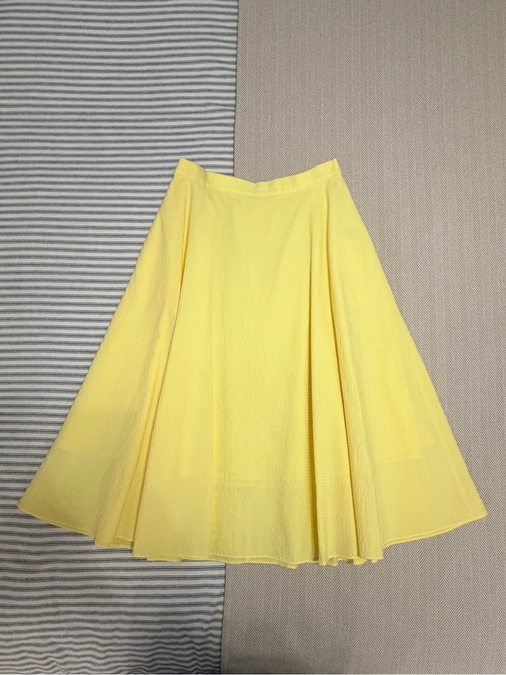 Uniqlo Seersucker Circle Skirt A-Line Midi Skirt Yellow Medium